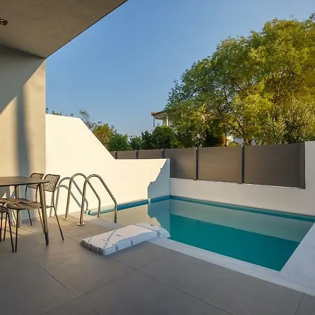 Nalea A Villa *